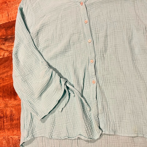 Foxcroft Button Front Roll Tab Sleeve Top Size XXL - Picture 2 of 7